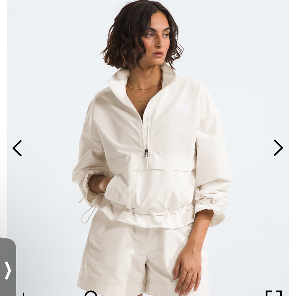 TNF Easy wind Pullover WHITE DUNE size XL